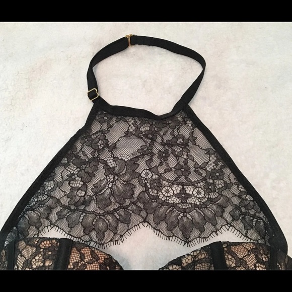 Victoria’s Secret Very Sexy Unlined Lace Balconet High Neck Halter Bra - Picture 5 of 10